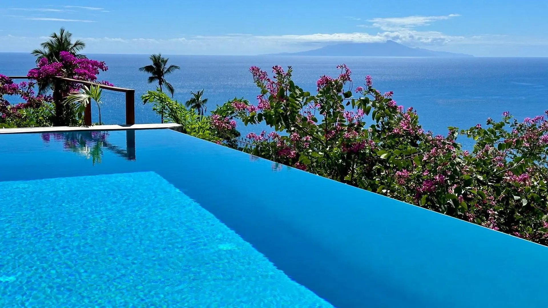 Infinity Luxury Villa - Stunning Sea And Piton Views Soufrière